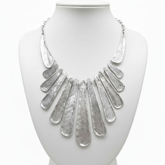Collar Gargantilla Zamak mujer Plateada en Abanico Colgante  Geométrico Joyeria Osnor Zamak