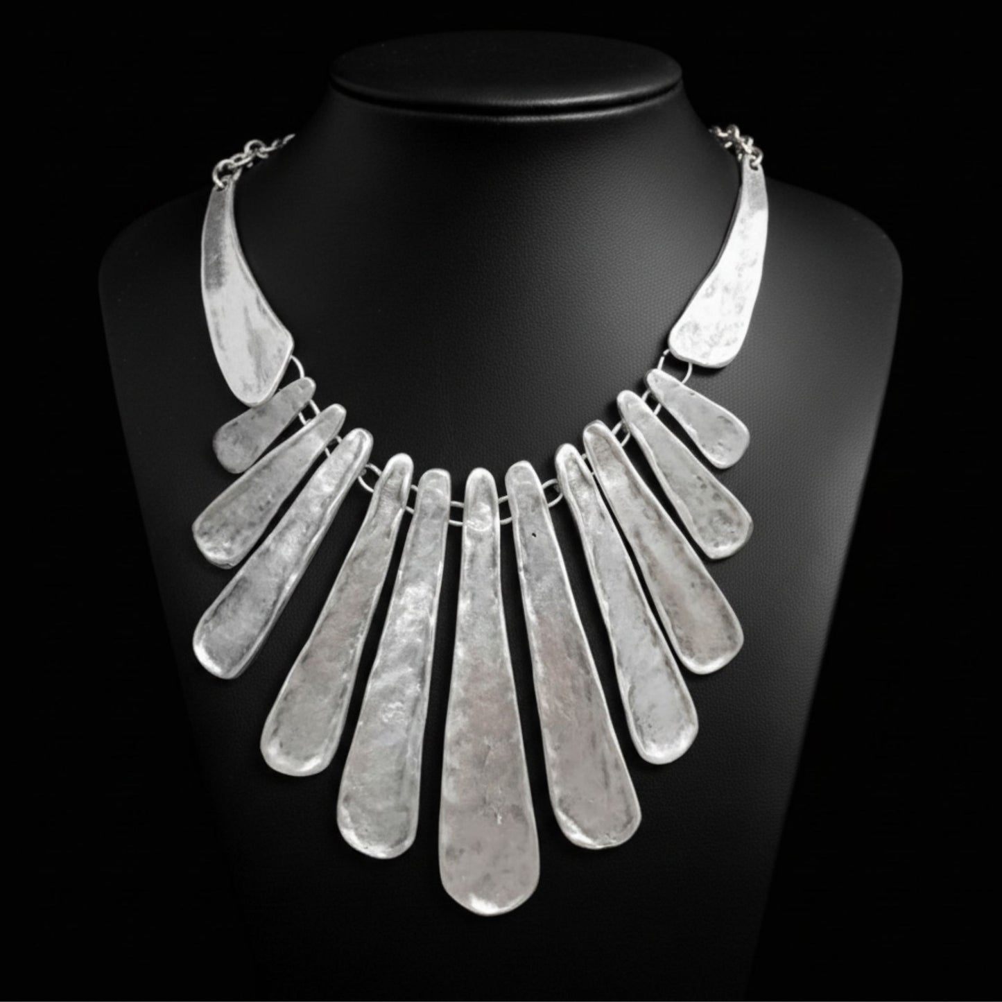 Collar Gargantilla Zamak mujer Plateada en Abanico Colgante  Geométrico Joyeria Osnor Zamak