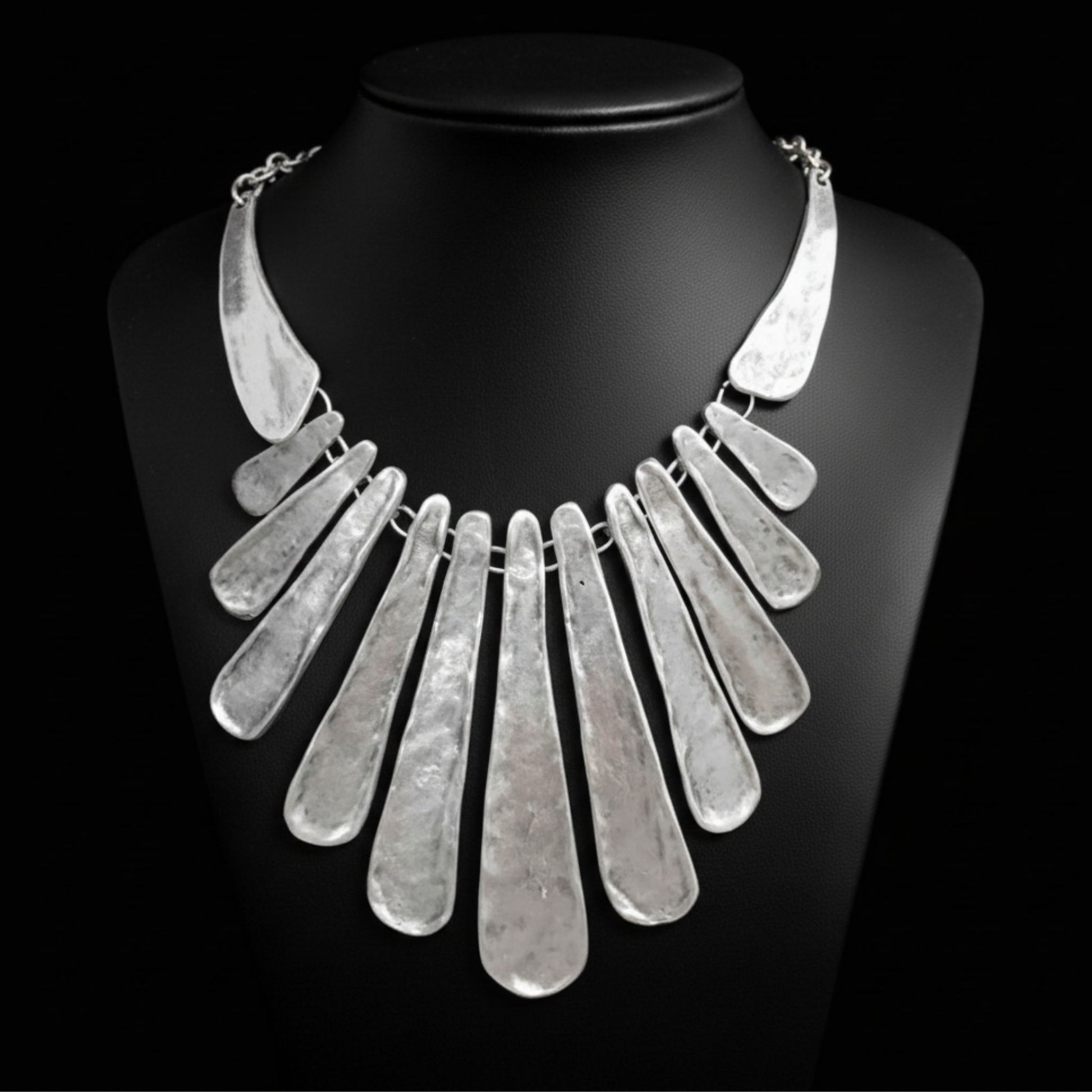 Collar Gargantilla Zamak mujer Plateada en Abanico Colgante  Geométrico Joyeria Osnor Zamak
