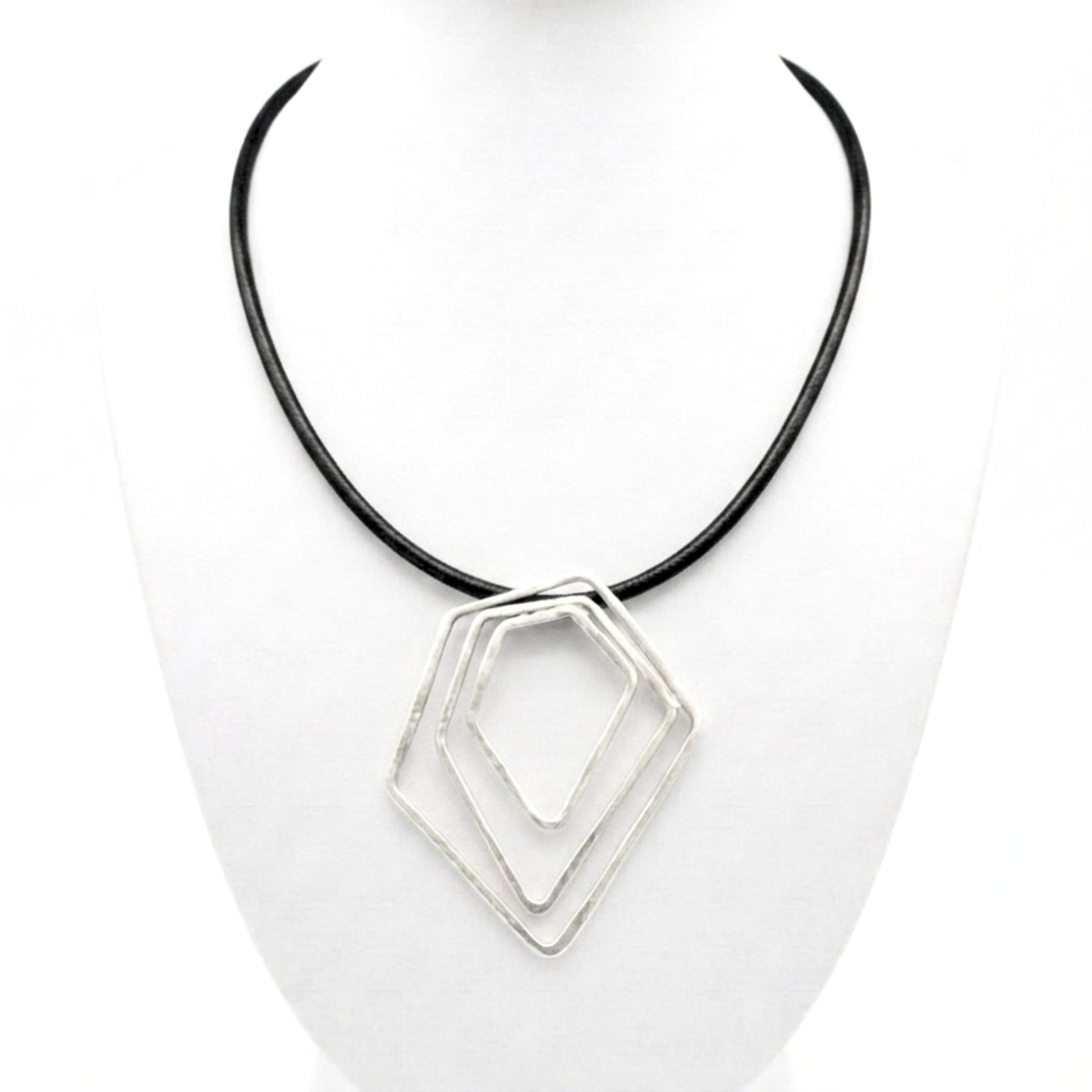 Collar de zamak unisex volumen cierre de gancho unisex diseño joyería osnor moda moderno elegante boda fiesta glamour lujo exclusivo hipoalergénico plateado aleación ajustable 