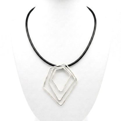 Collar de zamak unisex volumen cierre de gancho unisex diseño joyería osnor moda moderno elegante boda fiesta glamour lujo exclusivo hipoalergénico plateado aleación ajustable 