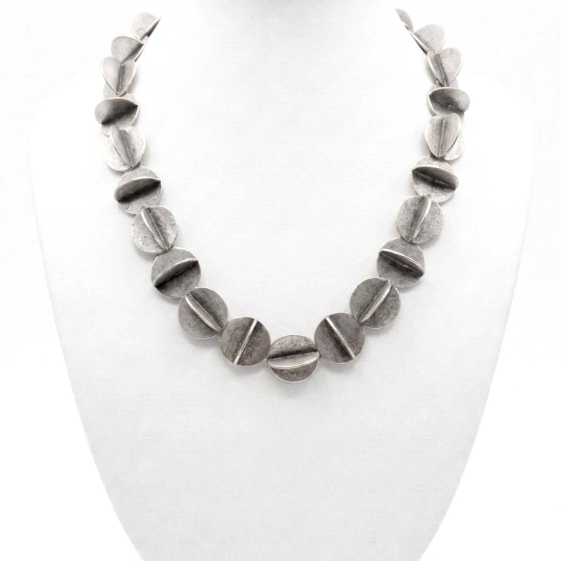 Collar cadena gargantilla zamak mujer volumen hipoalergénico plateado aleación cierre de gancho unisex diseño joyería osnor moda moderno elegante boda fiesta glamour lujo elegante diario 