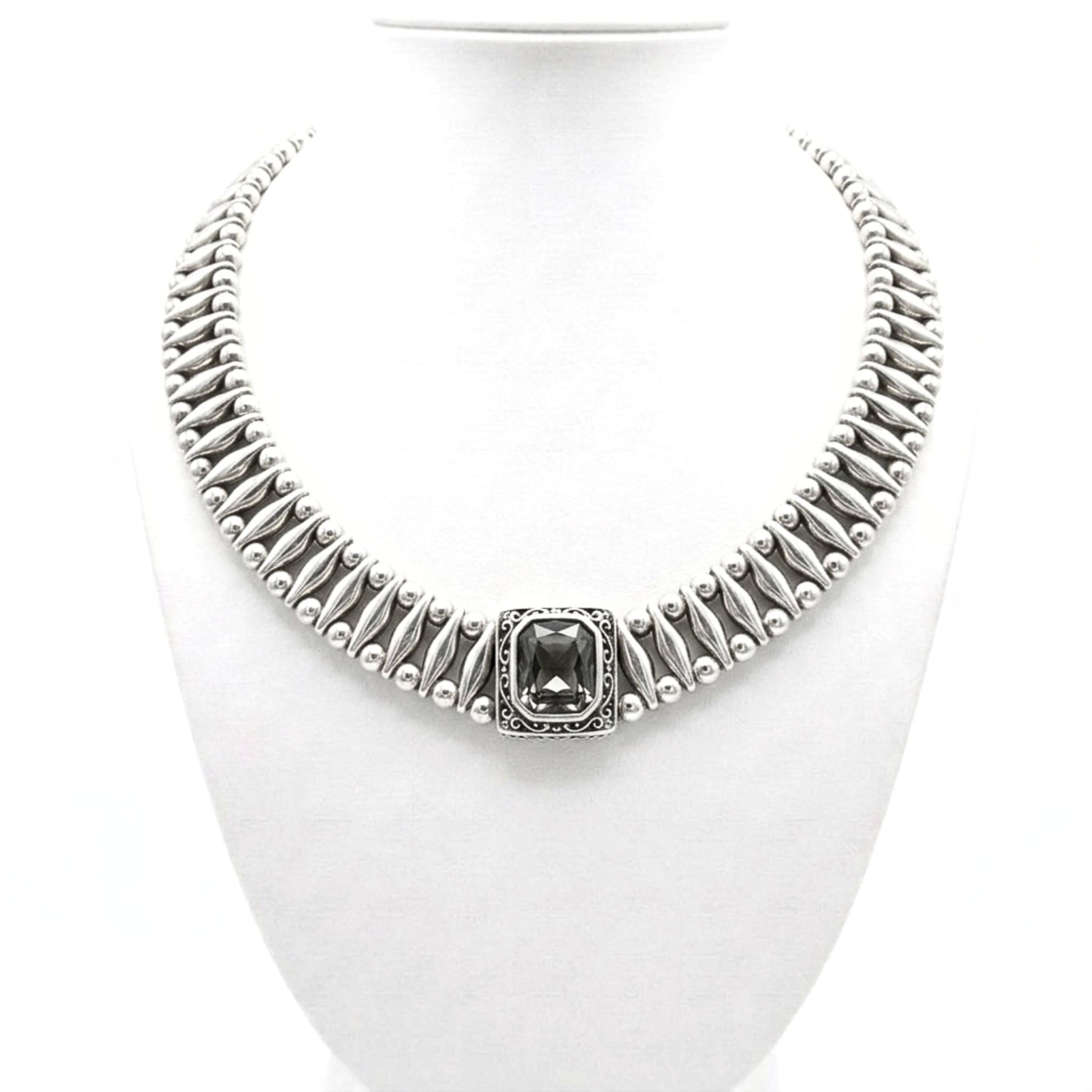 Collar de zamak mujer gargantilla diseño joyería osnor moda moderno elegante boda fiesta fashion glamour lujo hipoalergénico cierre de gancho Circonita volumen plateado 