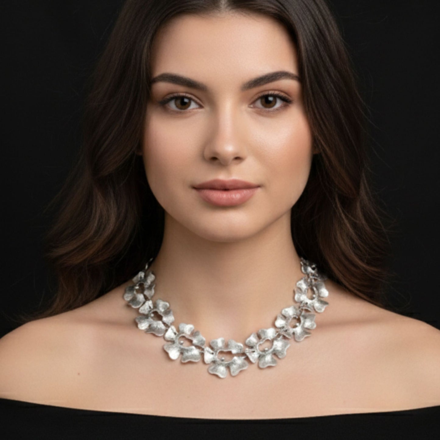 Collar Gargantilla Flores Zamak Plateado  | Mujer