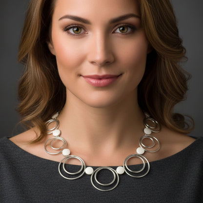 Collar Gargantilla Círculos Plateada | Joyería Osnor