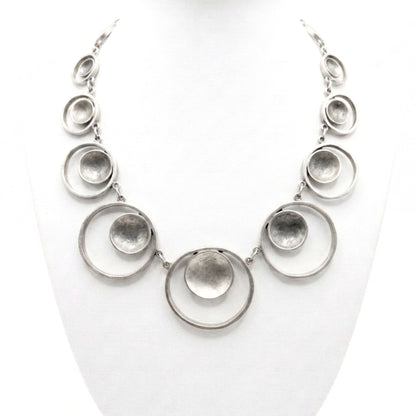Collar cadena gargantilla zamak mujer volumen hipoalergénico plateado aleación cierre de gancho diseño joyería osnor moda moderno elegante boda fiesta fashion glamour lujo 