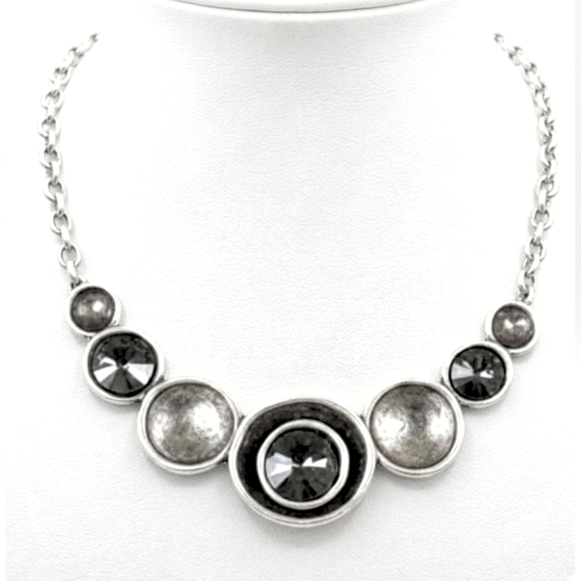 Collar cadena gargantilla zamak mujer volumen hipoalergénico plateado aleación cierre de gancho Circonitas gris ahumado diseño joyería osnor moda moderno elegante boda fiesta glamour lujo 