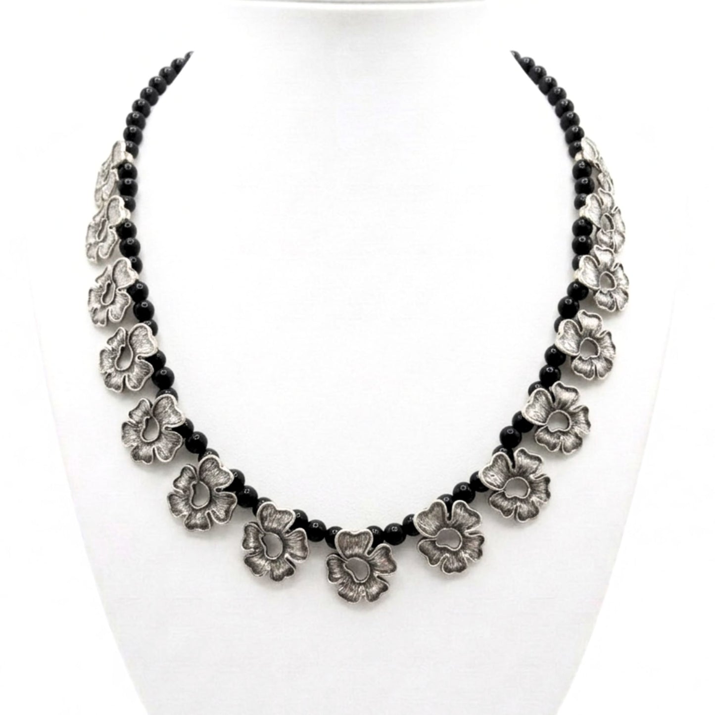 Collar de zamak mujer volumen hipoalergénico plateado aleación ajustable diseño joyería osnor moda moderno elegante boda fiesta fashion glamour lujo mujer diferente exclusivo vintage 