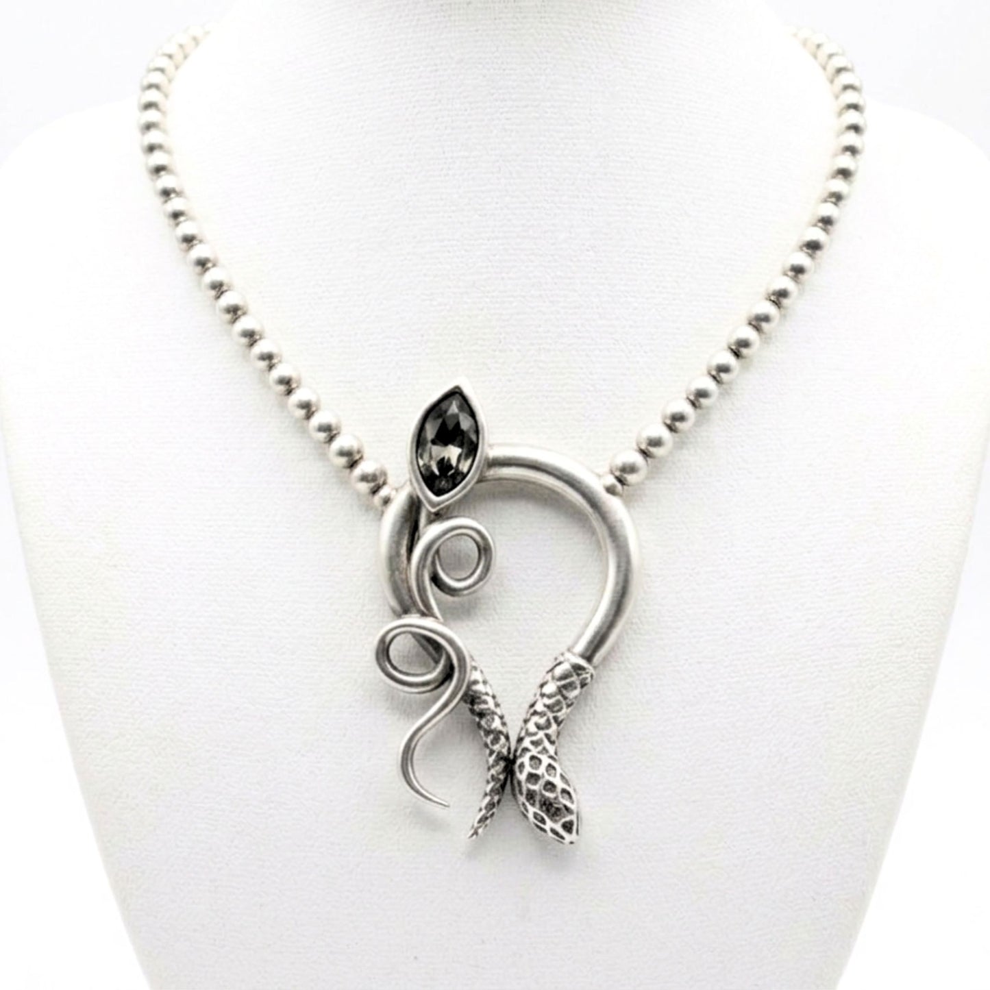Collar cadena gargantilla zamak mujer volumen hipoalergénico plateado aleación ajustable diseño joyería osnor moda moderno elegante boda fiesta glamour lujo mujer diferente exclusivo hipoalergénico 