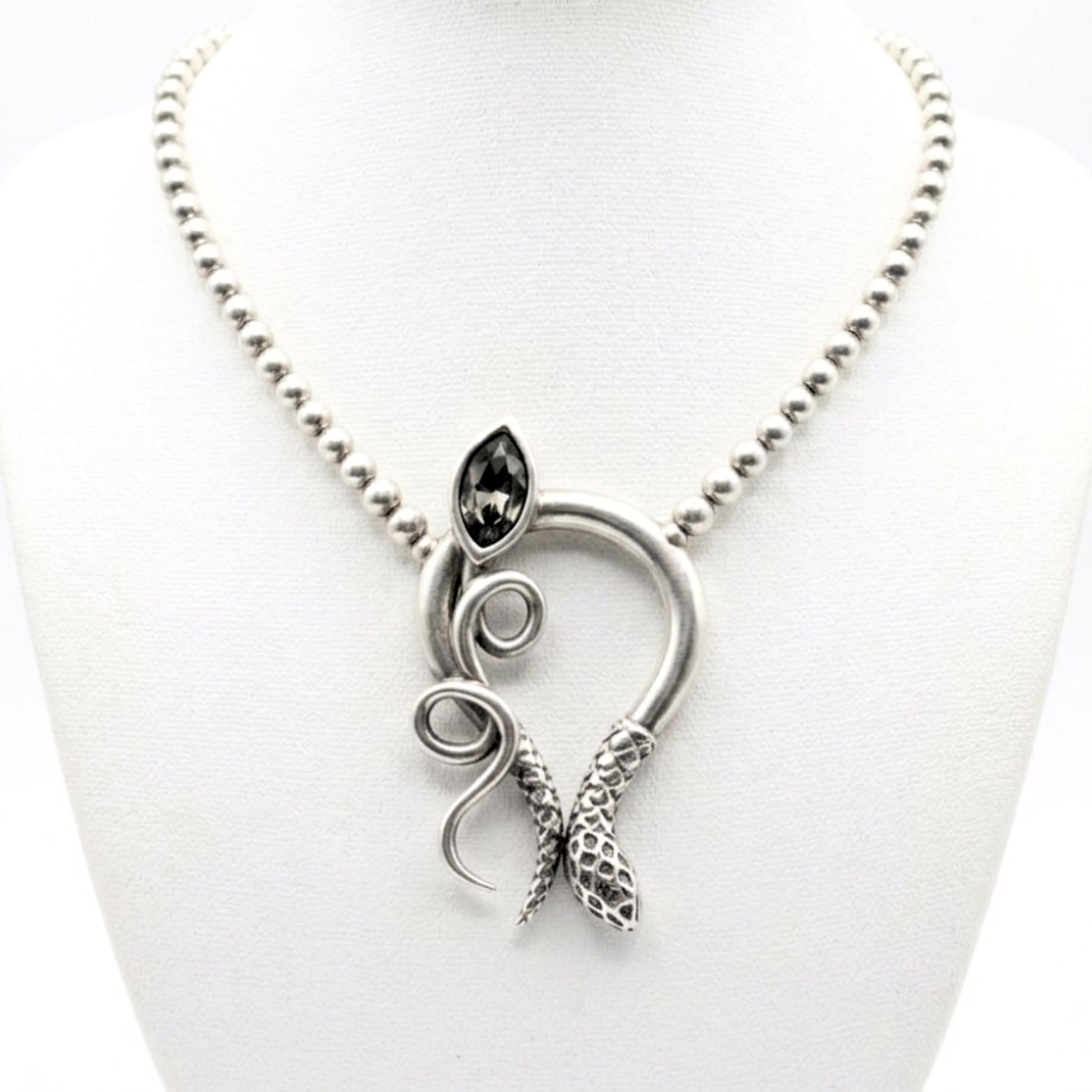 Collar cadena gargantilla zamak mujer volumen hipoalergénico plateado aleación ajustable diseño joyería osnor moda moderno elegante boda fiesta glamour lujo mujer diferente exclusivo hipoalergénico 