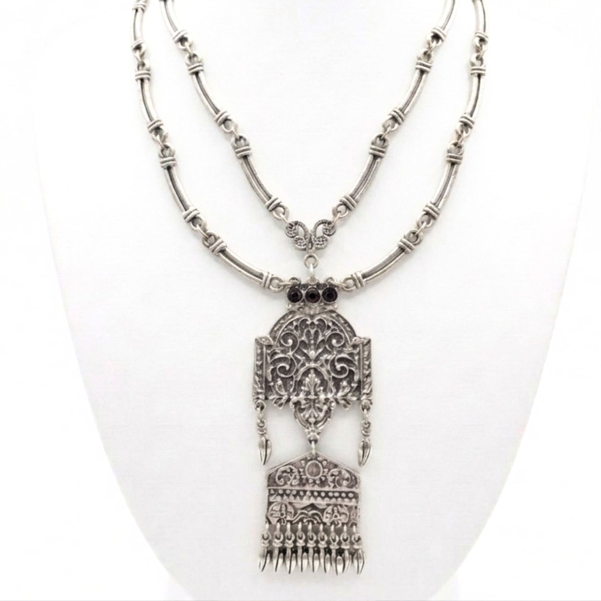 Collar cadena gargantilla zamak mujer volumen hipoalergénico plateado aleación cierre de gancho largo ajustable diseño joyería osnor moda moderno elegante boda fiesta glamour lujo 
