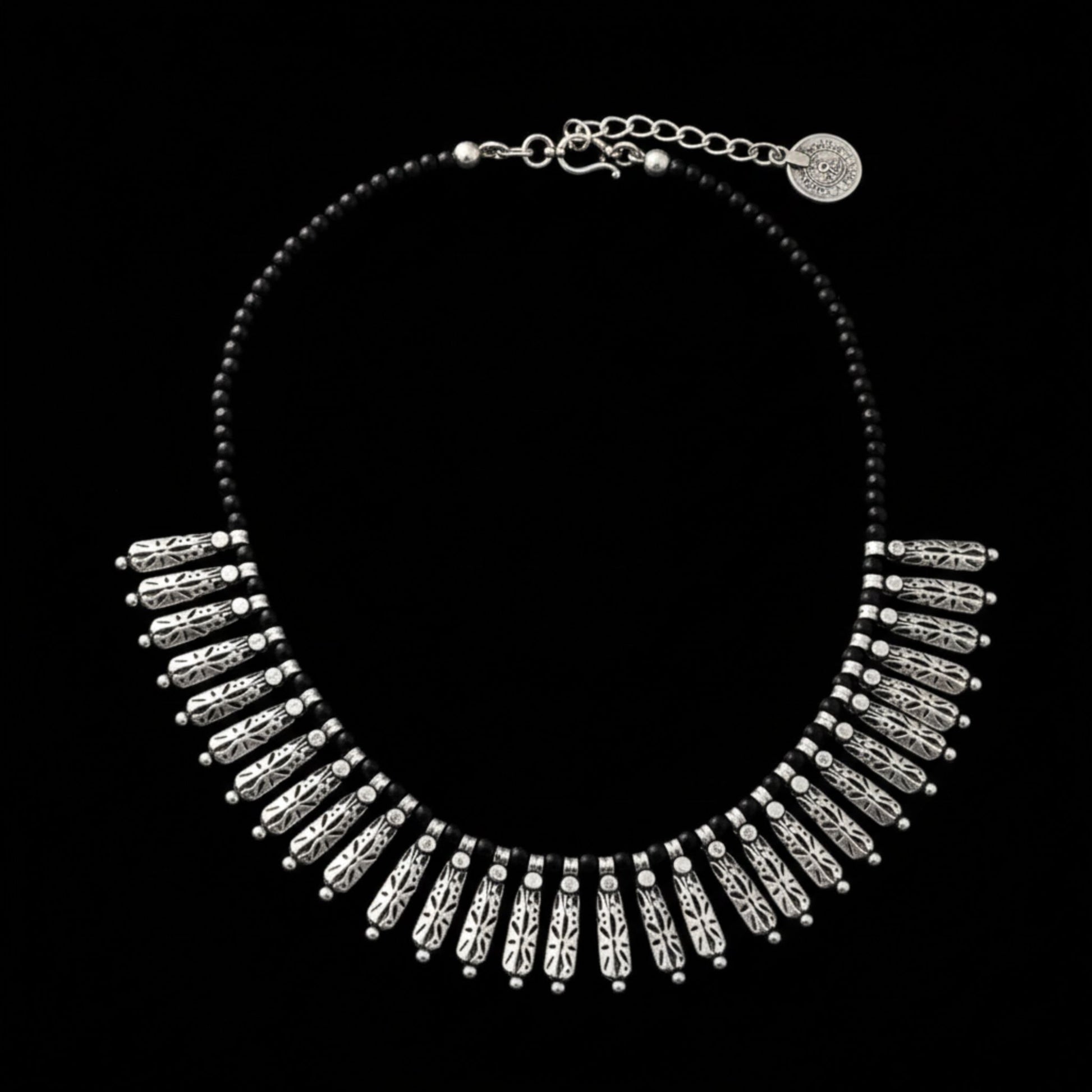 Collar zamak piedra negra estilo bohemio unisex- Joyería Osnor Zamak