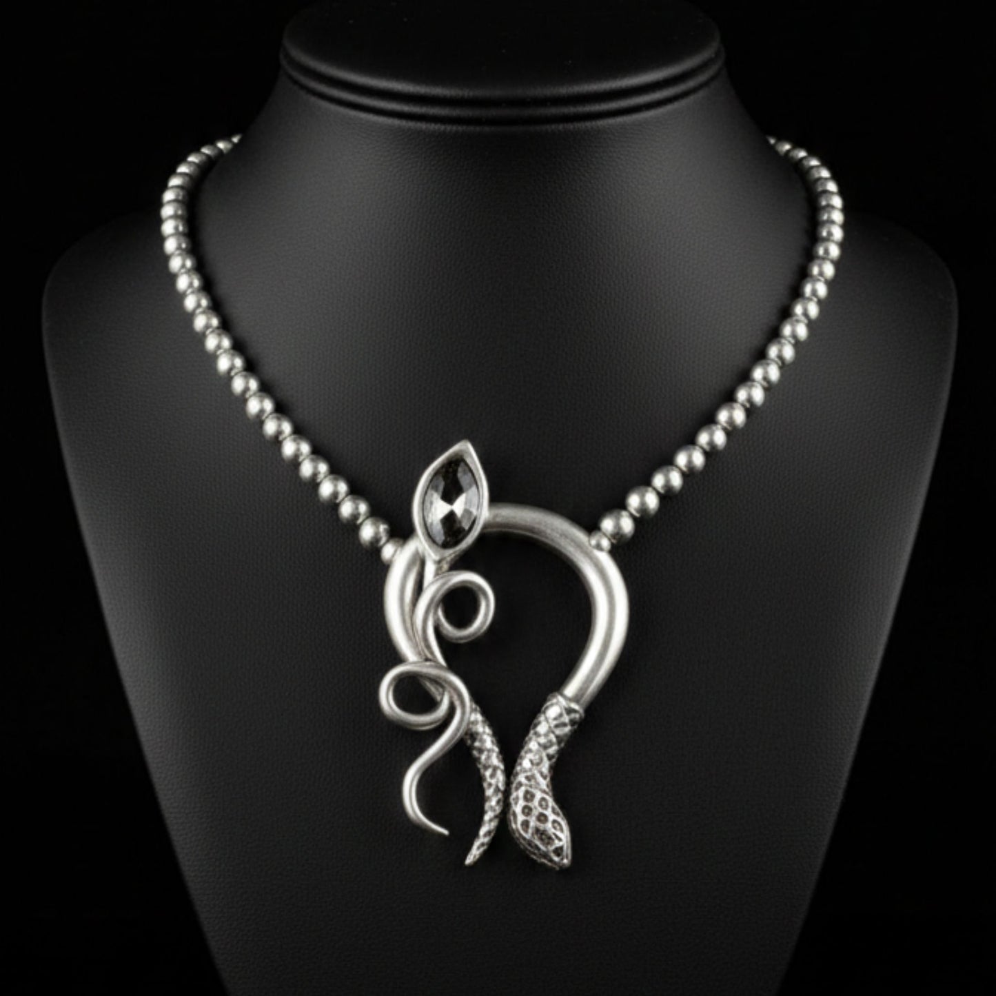 Collar Zamak Mujer | Colgante Serpiente con Circonita Gris Ahumado | Joyería Osnor