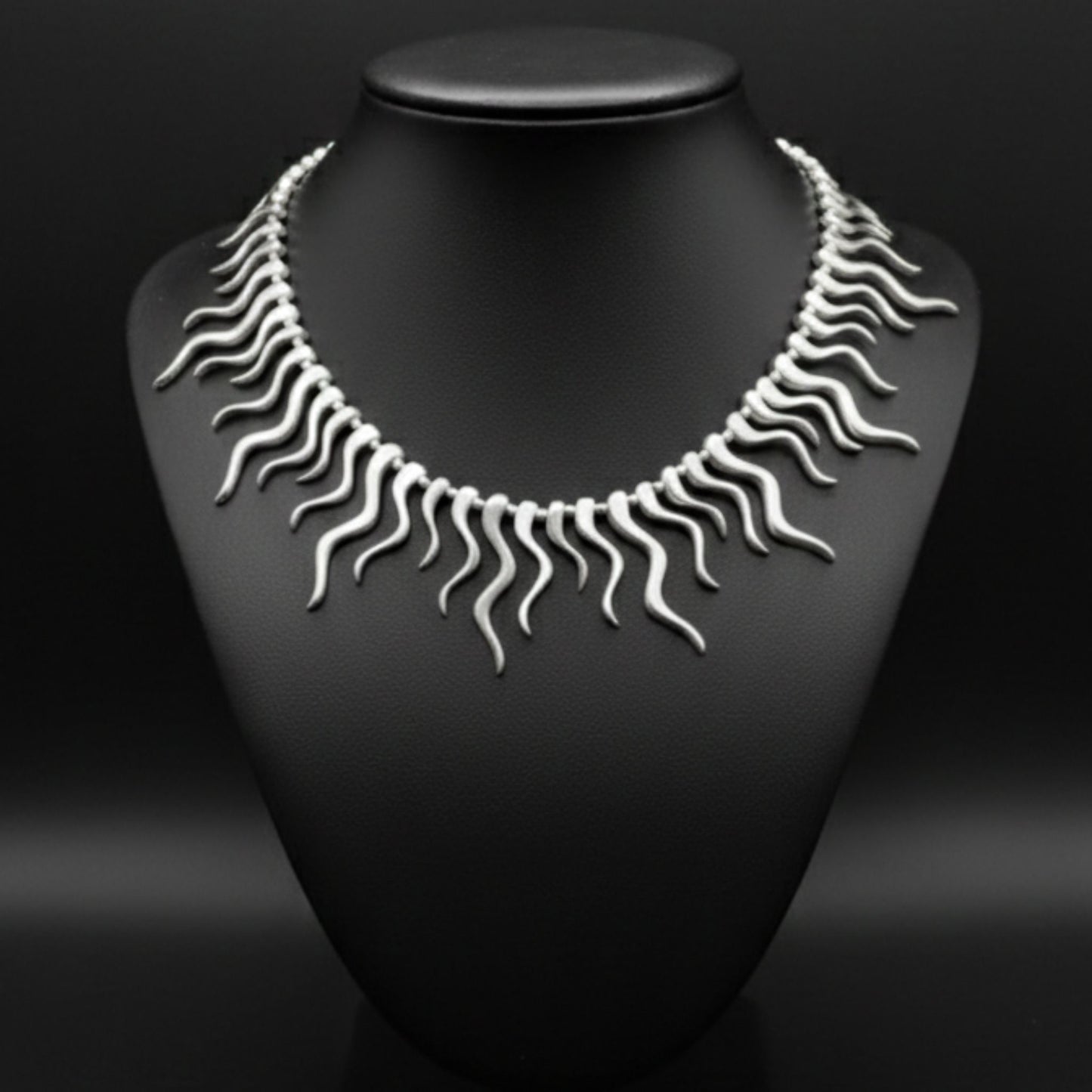 Collar Gargantilla Sol Zamak Plateado | Joyería Exclusiva Hipoalergénica