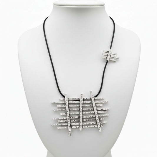 collar zamak unisex colgante geometrico y uero- Joyeria Osnor Zamak