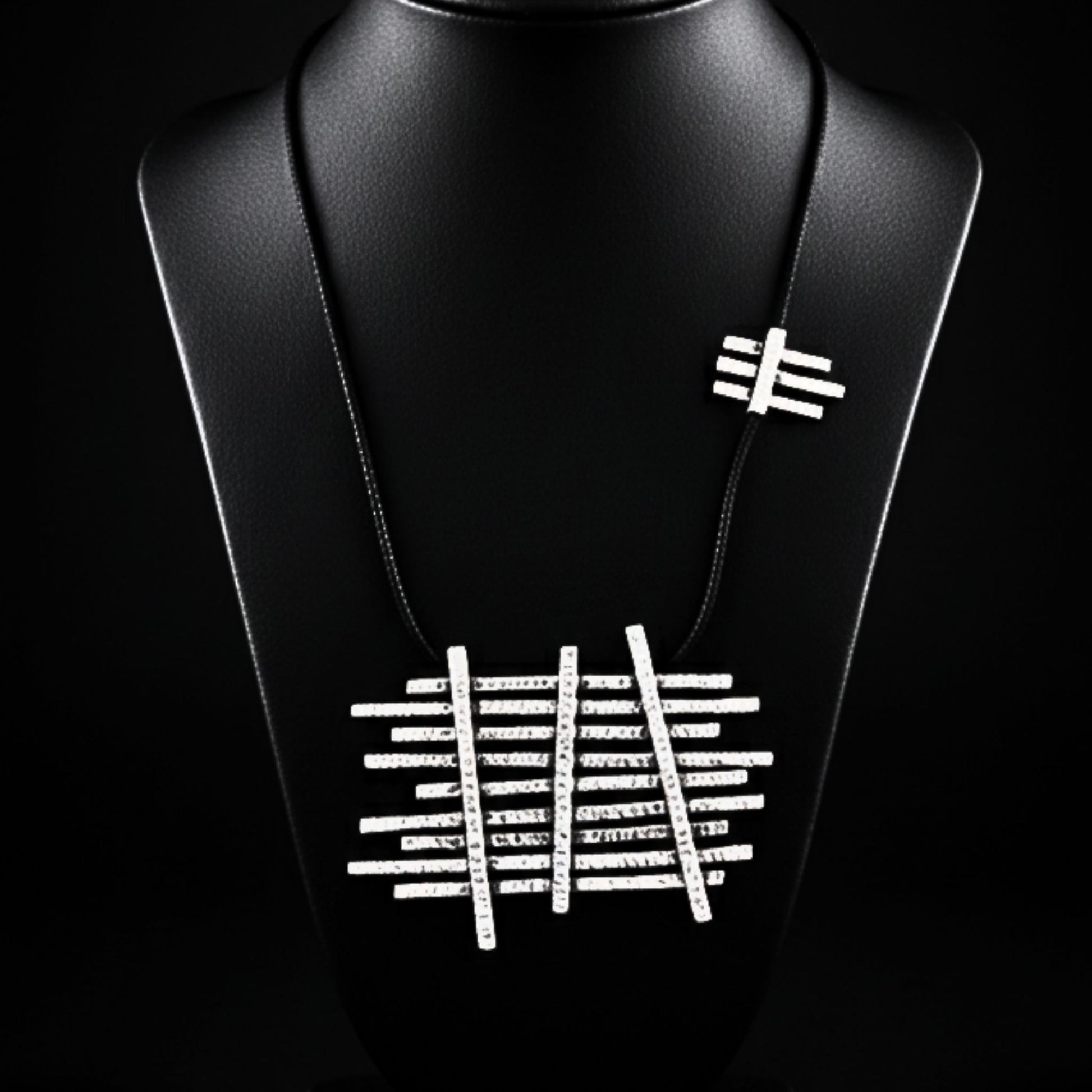 collar zamak unisex colgante geometrico y uero- Joyeria Osnor Zamak