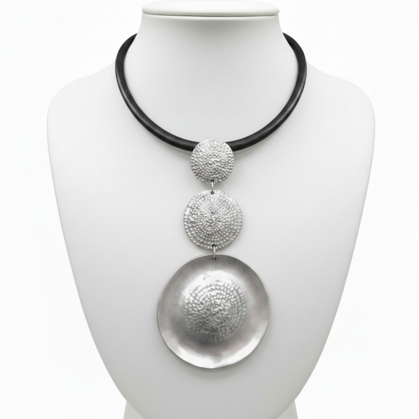 Collar Zamak Cuero con Discos Plateados Unisex Hipoalergénico Joyeria Osnor