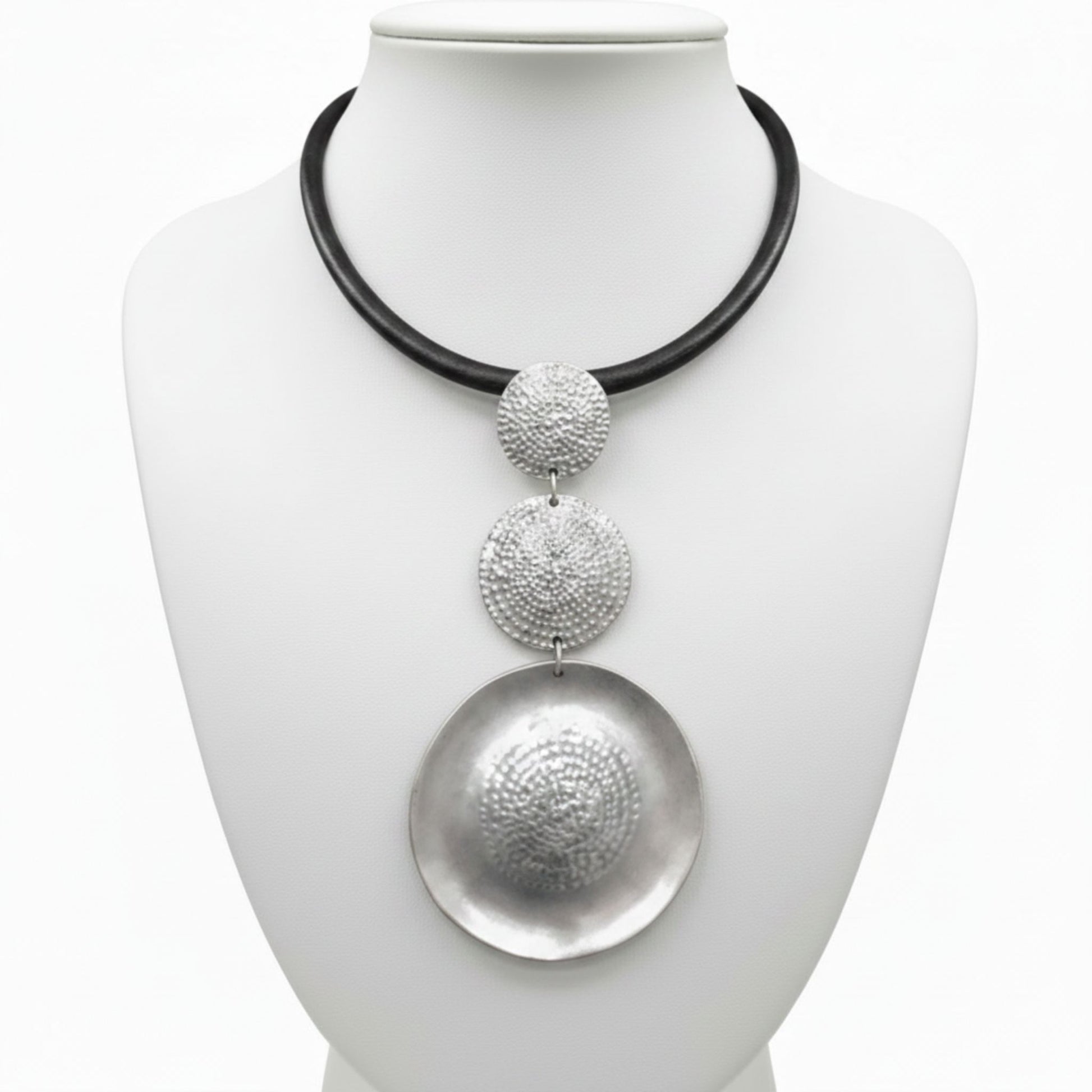 Collar Zamak Cuero con Discos Plateados Unisex Hipoalergénico Joyeria Osnor