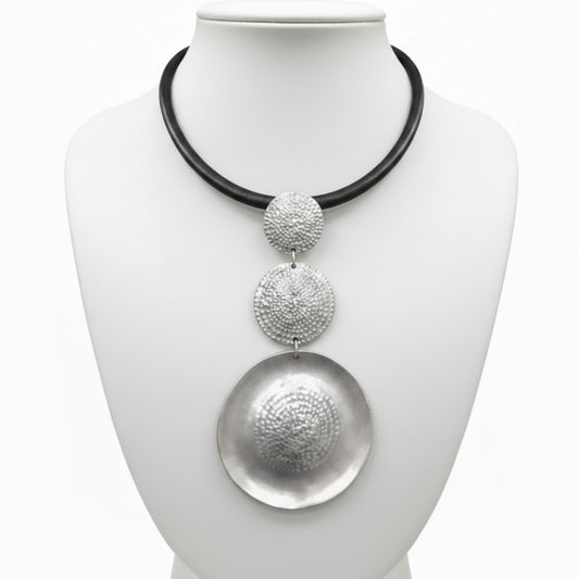 Collar Zamak Cuero con Discos Plateados Unisex Hipoalergénico Joyeria Osnor