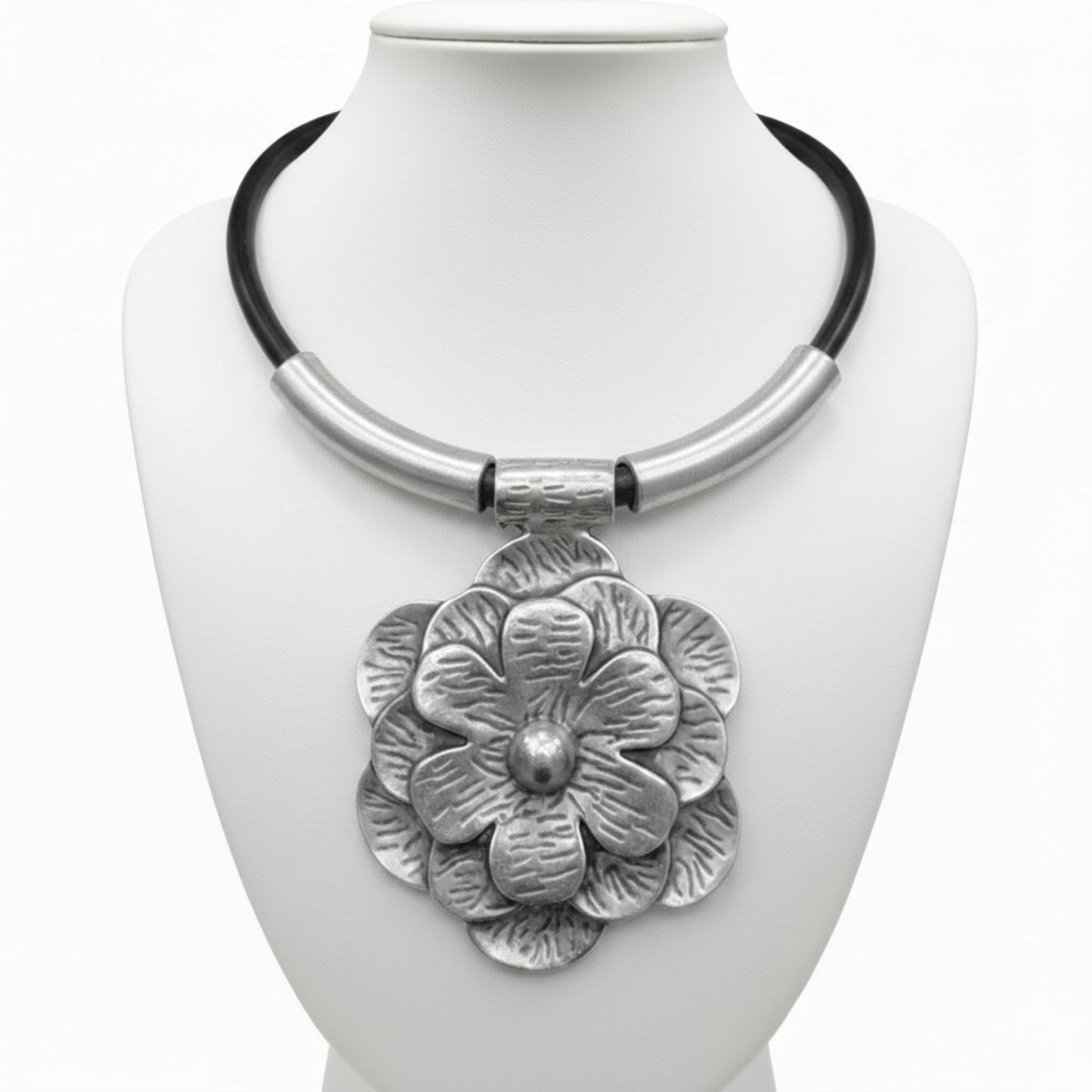 collar unisex flor zamak y cuero joyeria osnor zamak