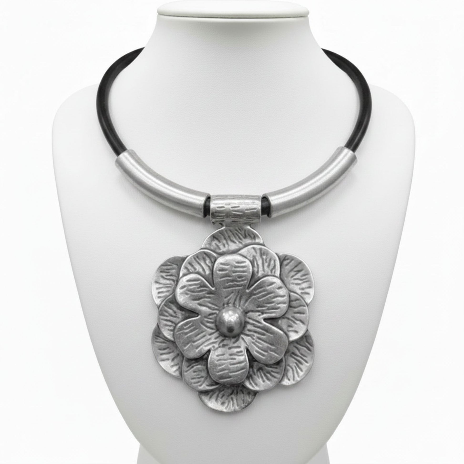 collar unisex flor zamak y cuero joyeria osnor zamak
