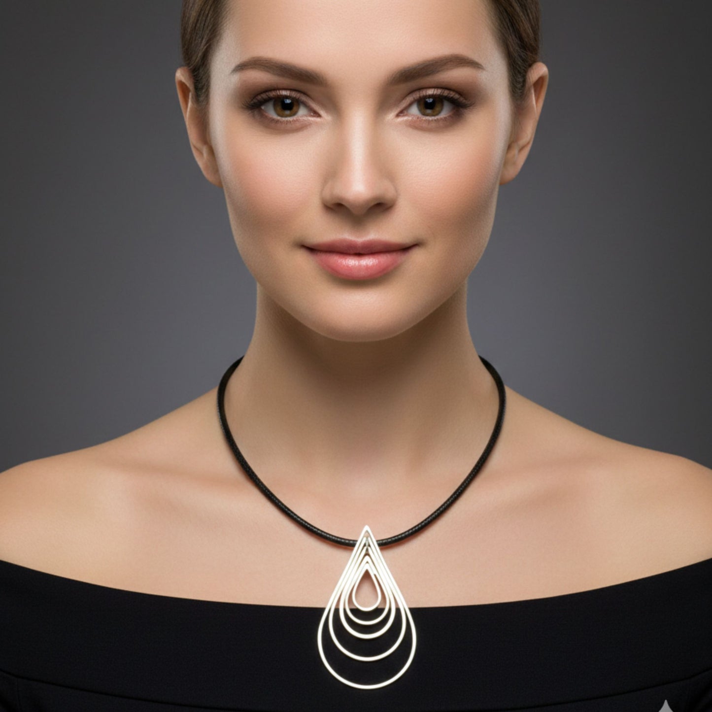 Collar Gargantilla Zamak Plateado Unisex – Joyería Osnor