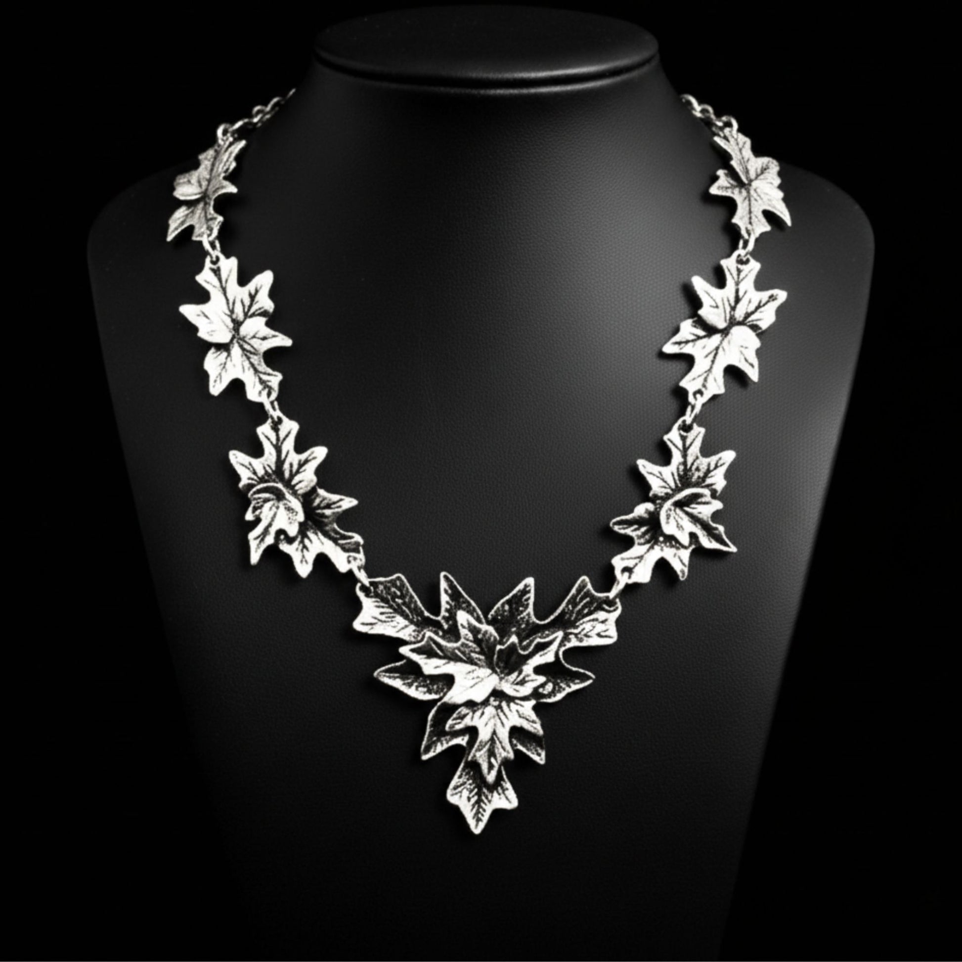 collar en expositor zamak mujer hoja exclusivo joyeria osnor zamak