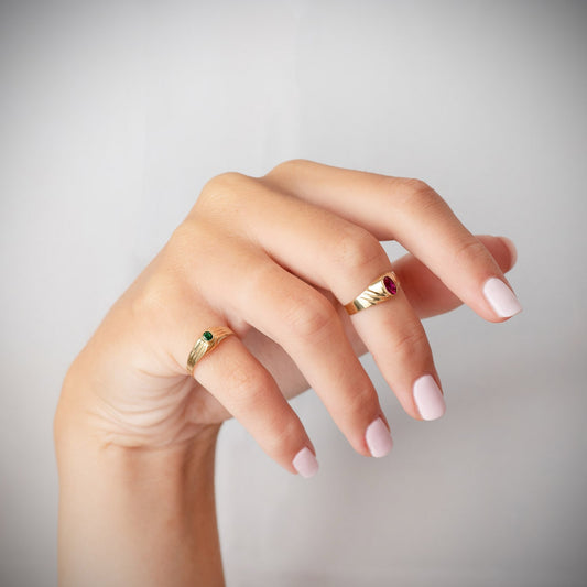 18K SOLITARIO ORO AMARILLO PEQUEÑO BEBE O MEÑIQUE CIRCONITA ROJA OVAL 5X3MM