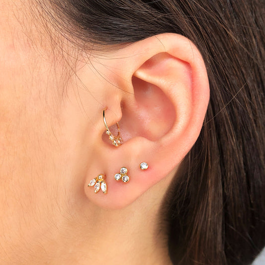 18K PIERCING OREJA ORO AMARILLO TRES HOJITAS CIRCONITA 6.5X6 MM ( UNIDAD )
