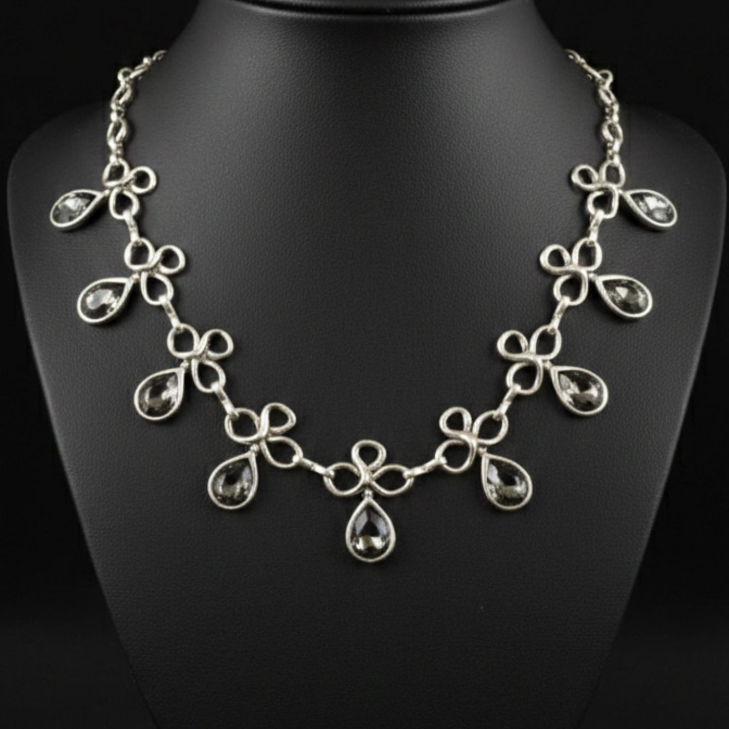 Collar Gargantilla Circonitas Gris Ahumado | Zamak Plateado | Joyería Osnor