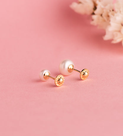 18K PENDIENTES ORO AMARILLO PERLA CON INTERIOR DE CORAZON. MEDIDA: 7 MM. CIERRE TUERCA