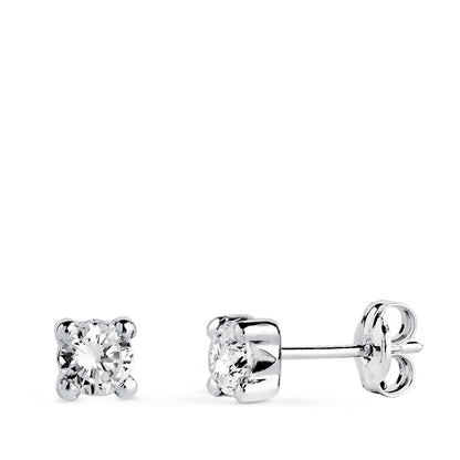 18K PENDIENTES ORO BLANCO CIRCONITA 4MM CON 4 GARRAS. ANCHO: 4,5 MM. CIERRE PRESION