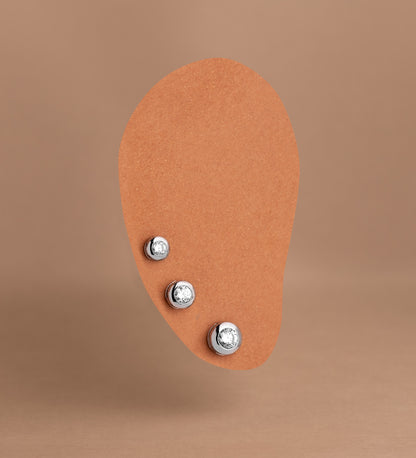 18K PENDIENTES ORO BLANCO CHATON GALERIA CON CIRCONITA. MEDIDA: 6 MM. CIERRE TUERCA