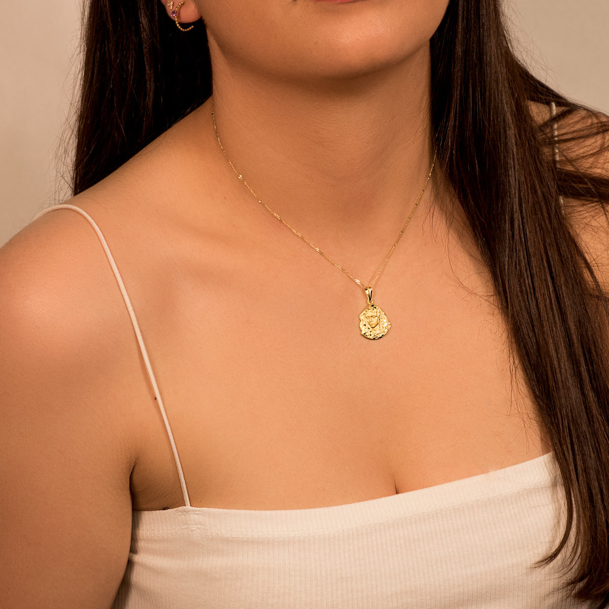 18K MEDALLA ORO AMARILLO VIRGEN DE LA MACARENA SILUETA 20X17 MM