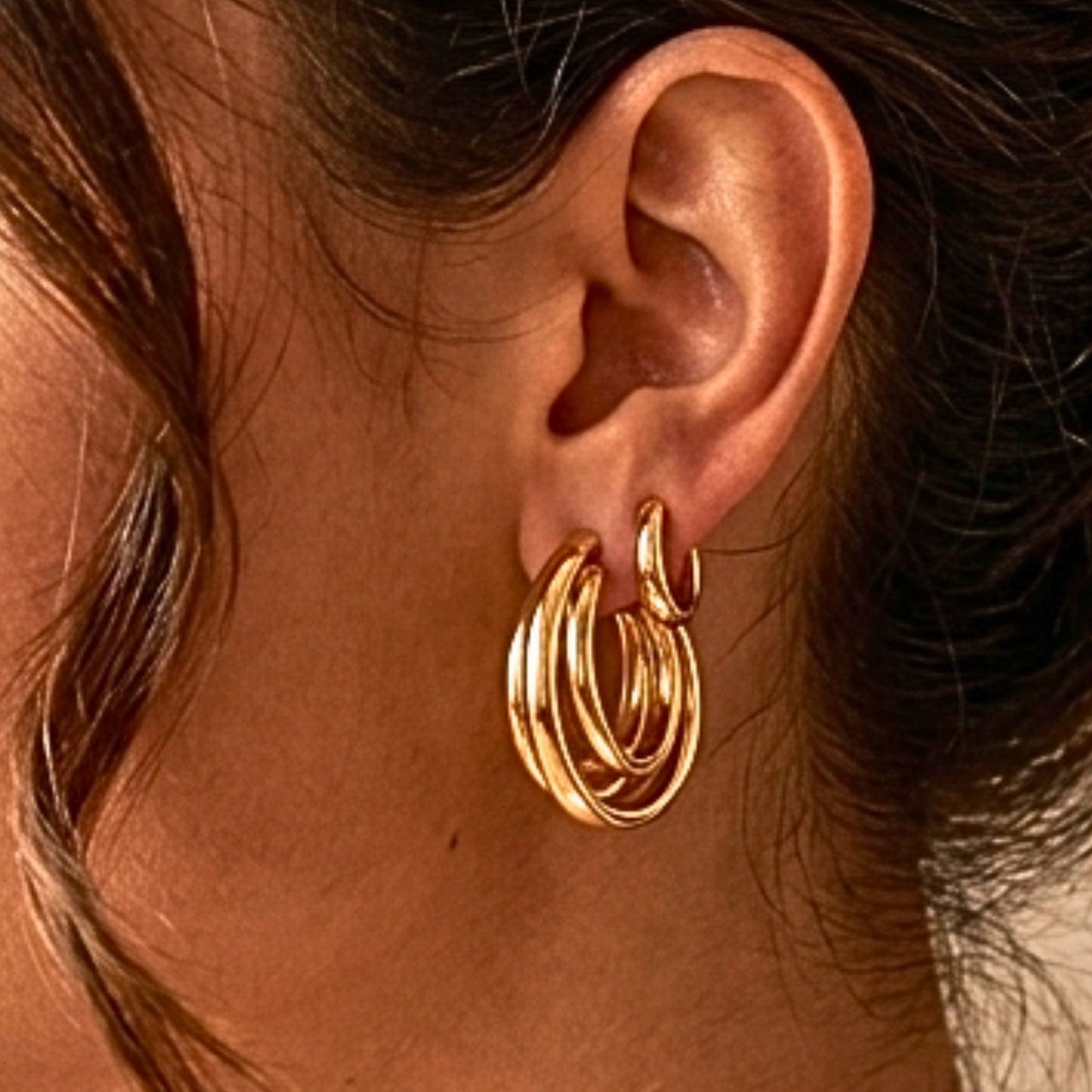 pendientes Acero inoxidable dorado chapado oro 14ktes moda moderno elegante boda fiesta glamour lujo joyería osnor 
