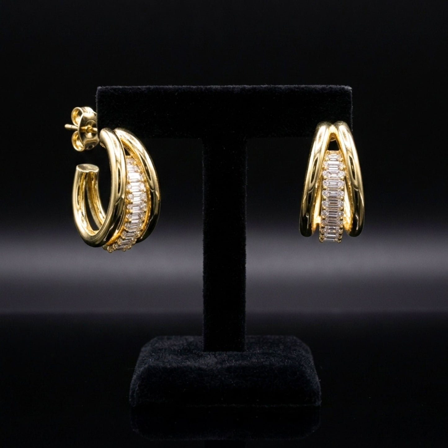 Pendientes Aro Triple Dorado con Circonitas Blancas | Acero Inoxidable Chapado Oro 14K