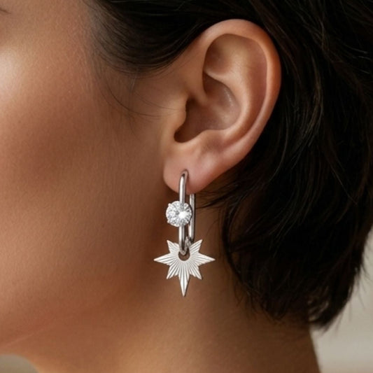 Pendientes Estrella Labrada con Circonita | Acero Inoxidable Plateado