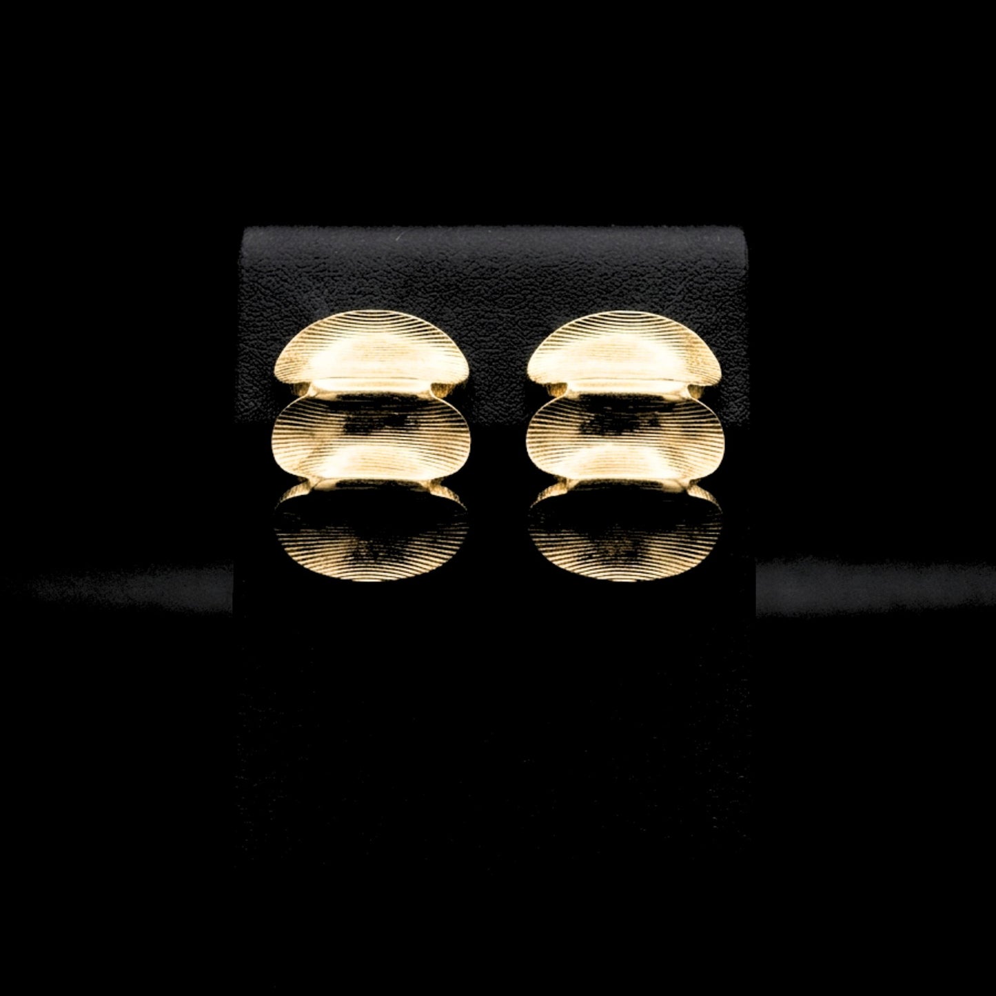 Pendientes Dorados Triple Oval | Acero Inoxidable Chapado Oro 14K