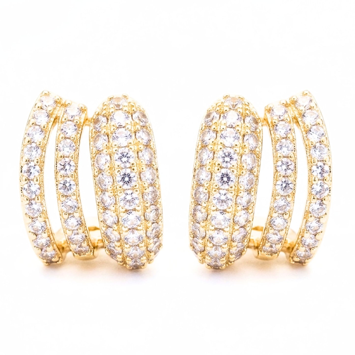 Pendientes Acero inoxidable dorado chapado oro 14ktes circonitas blancas engastadas diseño joyería osnor moda moderno elegante boda fiesta fashion glamour lujo mujer diferente 