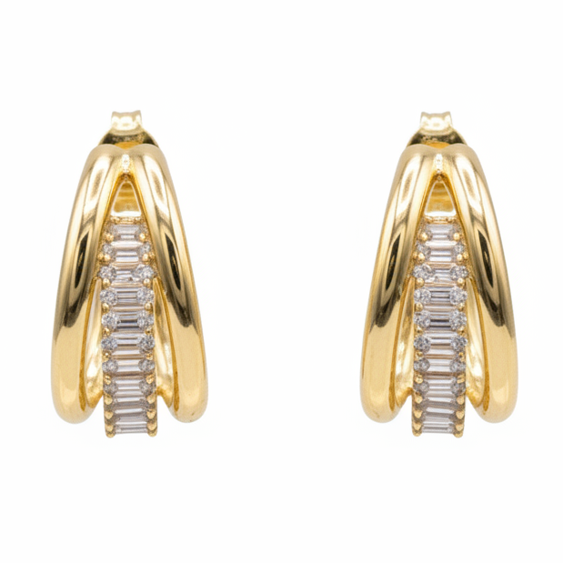 Pendientes aro dorado fondo blanco