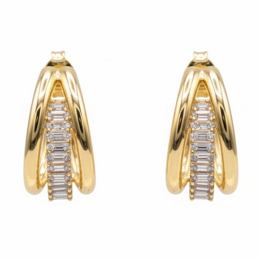 Pendientes aro dorado fondo blanco