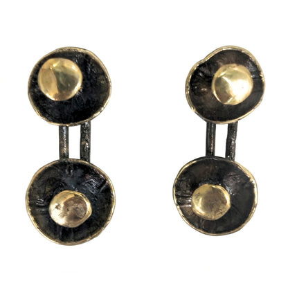 Pendiente de bronce dorado envejecido vintage volumen arte escultura artesanía mujer vintage único exclusivo diseño joyería osnor moda moderno elegante boda fiesta glamour lujo mujer diferente 