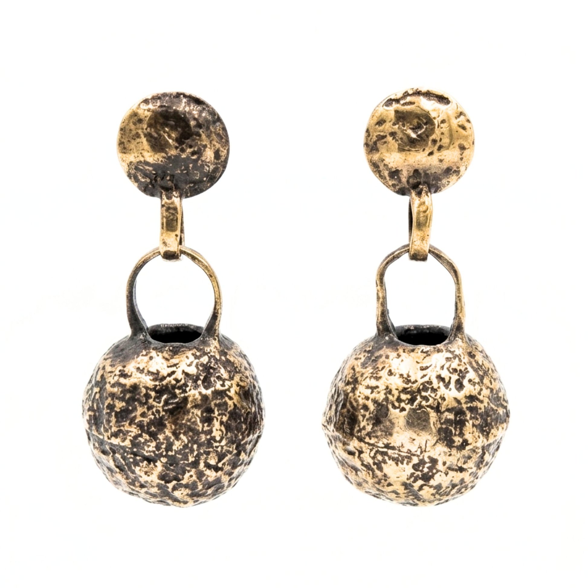 Pendientes de bronce dorado envejecido vintage volumen arte escultura artesanía mujer vintage único exclusivo diseño joyería osnor moda moderno elegante boda fiesta glamour lujo elegante diario 