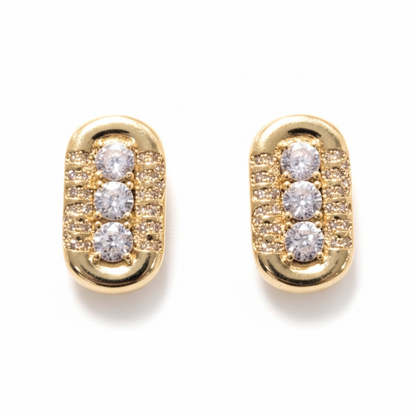 Pendientes chapado oro fondo blanco