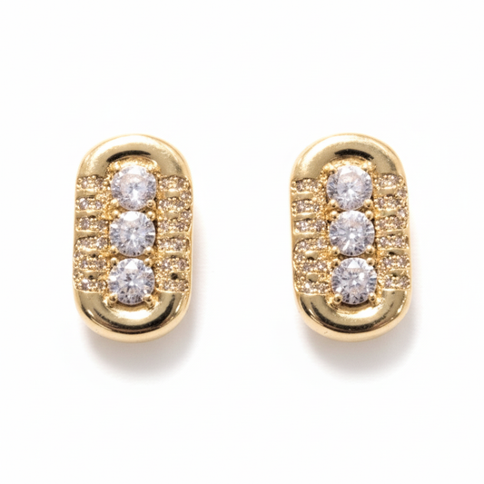 Pendientes chapado oro fondo blanco