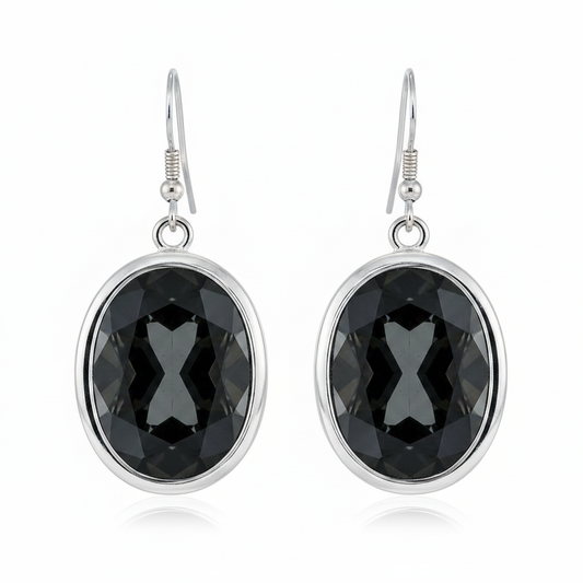 Pendientes Circonita Gris Negro Fondo Blanco