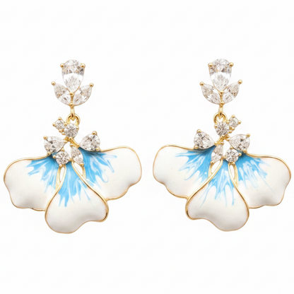 Pendientes flor esmalte azul fondo blanco