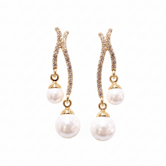 Pendientes perla fondo blanco