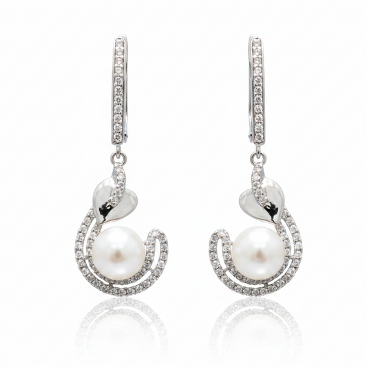 Pendientes perla fondo blanco