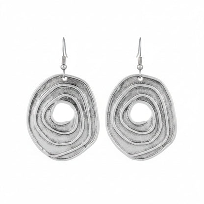 Pendientes Zamak Plateado Espiral Concéntrica Texturizada Cierre Hippie. Joyeria Osnor